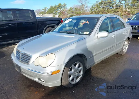 2003 Mercedes-Benz C 240 z USA, uszkodzony, nr VIN WDBRF61J53F391730